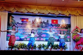 Jóvenes vietnamitas y camboyanos se comprometen a intensificar los vínculos