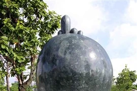Vietnam prepara instalación de estatuas representativas de países y territorios miembros de APEC 2017 
