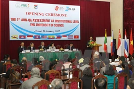 Aplican sistema de calificación regional en universidad vietnamita