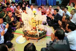 Celebran fiesta laosiana de Bunpimay en provincia norvietnamita