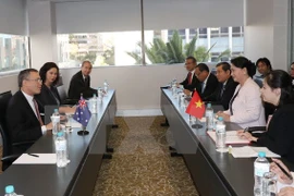 Presidenta del Parlamento vietnamita invita a inversión australiana en minería y construcción naval