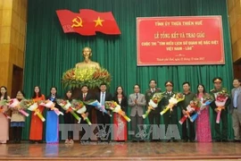 Honran a ganadores del concurso de lazos entre Vietnam y Laos