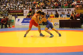 Vietnam se impone en campeonato regional de lucha libre