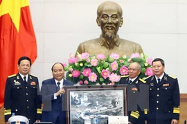Premier vietnamita resalta proezas de héroes de ruta marítima Ho Chi Minh