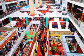 Nutrida participación en Feria comercial internacional Vietnam – China