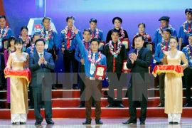 Honran a jóvenes campesinos más destacados de Vietnam en 2017