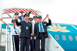 Pilotos comerciales vietnamitas se gradúan en Australia