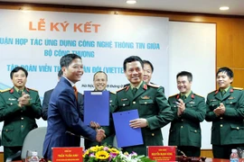 Firman acuerdo para el desarrollo de comercio electrónico en Vietnam