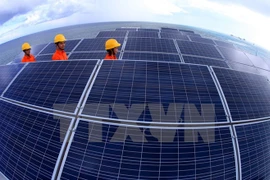 Empresa india aspira a invertir en proyecto de energía solar en provincia survietnamita