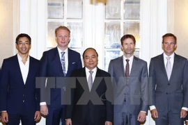 Premier vietnamita dialoga con inversores neerlandeses 