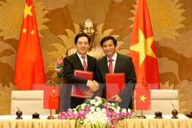Asamblea Nacional de Vietnam recibe obsequio del gobierno chino