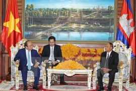 Premier vietnamita continúa agenda de trabajo en Camboya 