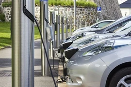 Singapur lanza programa de uso compartido de automóviles eléctricos