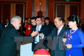 Primer ministro de Vietnam ofrece banquete en ocasión del Tet