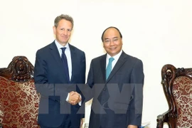 Premier vietnamita dialoga con presidente de grupo Warburg Pincus