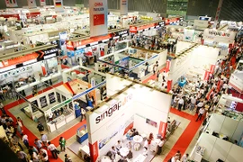 Empresas internacionales de procesamiento y embalaje muestran interés en Vietnam