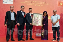 Efectúan exposición de pinturas Vietnam-China en Beijing