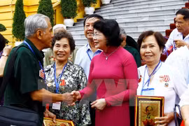 Vietnam adopta políticas a favor de personas con méritos revolucionarios 