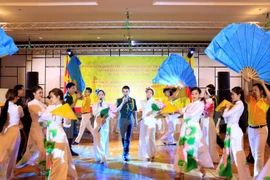 Resaltan amistad entrañable entre Laos y Vietnam 