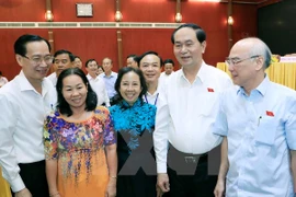 Presidente vietnamita ratifica ante electores compromiso con lucha anticorrupción 