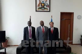 Uganda desea desarrollar nexos con Vietnam 