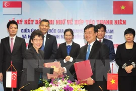 Intensifican cooperación organizaciones juveniles de Vietnam y Singapur