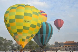 Inauguran en Hue Festival Internacional de Aerostato