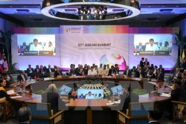 Premier vietnamita asiste a inauguración de XXXI Cumbre de ASEAN en Filipinas