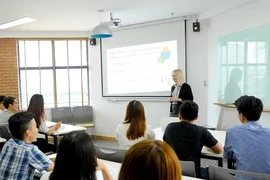 Inician en Vietnam cuarta edición de programa de becas de innovación con apoyo británico 
