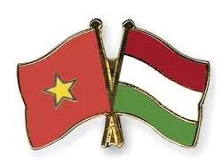 Dirigentes parlamentarios de Vietnam y Hungría debaten cooperación multisectoriales