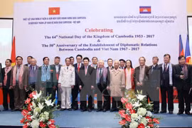 Conmemoran en Vietnam Día nacional de Camboya