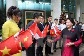 Presidenta del Parlamento vietnamita parte de Hanoi para iniciar visita oficial a Singapur y Australia