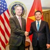 El ministro de Industria y Comercio de Vietnam, Nguyen Hong Dien (der.), y el representante comercial de Estados Unidos, Jamieson Greer (Foto: Ministerio de Industria y Comercio de Vietnam/VNA).