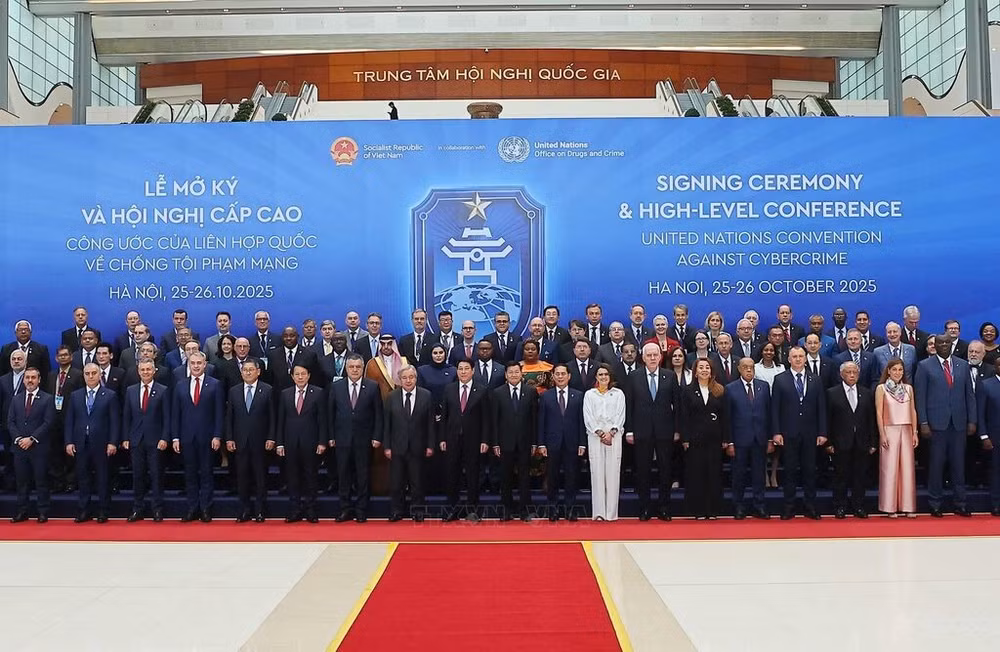 163112-vna-potal-chu-tich-nuoc-luong-cuong-va-tong-thu-ky-lhq-dong-chu-tri-le-mo-ky-cong-uoc-ha-noi-8361609.jpg