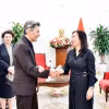 La viceministra de Relaciones Exteriores de Vietnam Le Thi Thu Hang recibe al diputado Rolf Mützenich, miembro de la Comisión de Asuntos Exteriores del Bundestag (Parlamento Federal) de Alemania. (Fuente: baoquocte.vn)