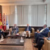 El embajador de Vietnam en Egipto, concurrente en Túnez, Nguyen Nam Duong, presenta el entorno de inversión y negocios en Vietnam. (Fuente: Embajada de Vietnam en Egipto)
