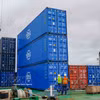 Descarga de contenedores importados de China, transportados por el buque BBG Nan Ning Bo Run, en el puerto de Can Tho. (Foto: VNA)