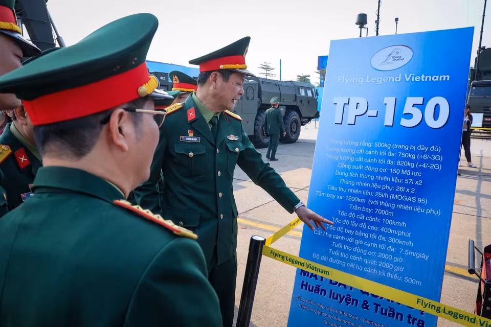 El primer avión de entrenamiento y patrulla producido en Vietnam ha llamado la atención de unidades especializadas. (Foto: Hoai Nam/Vietnam+)