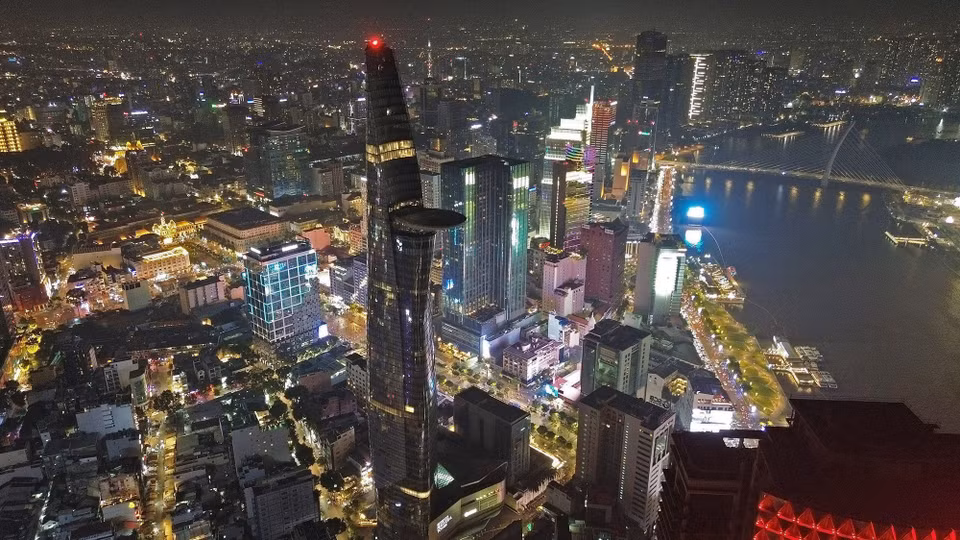 Ciudad Ho Chi Minh se ha vuelto cada vez más moderna después de 50 años de liberación. Foto: Quoc Khanh - VNA