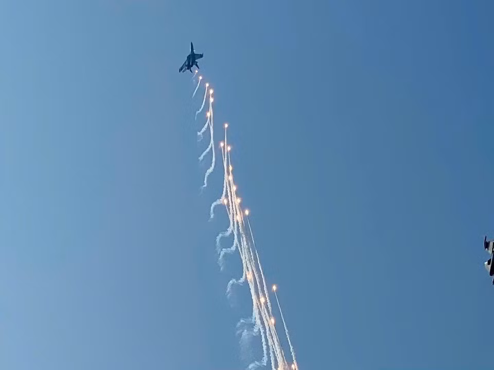 Demostración de cazas Su-30MK2 sobre Ciudad Ho Chi Minh. Foto: Hong Dat - VNA