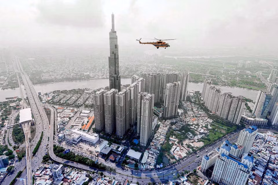 El edificio Landmark 81, ubicado en el complejo urbano de lujo Vinhomes Central Park, es actualmente el rascacielos más alto de Ciudad Ho Chi Minh. Foto: Hong Dat – VNA