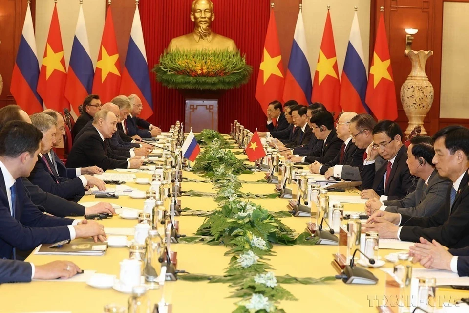 El 20 de junio de 2024, el secretario general del Partido Comunista de Vietnam (PCV), Nguyen Phu Trong, mantuvo conversaciones con el presidente de Rusia, Vladimir Putin, quien realizó una visita de Estado a Vietnam. Foto: Tri Dung - VNA