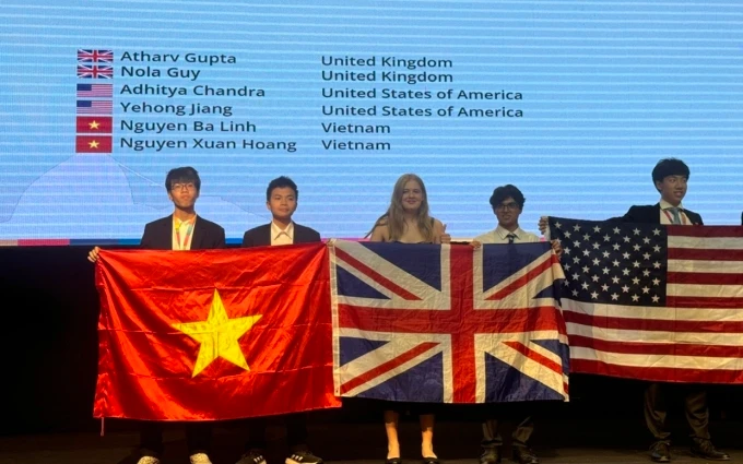 Estudiantes vietnamitas ganan medallas en la Olimpiada de Astronomía y Astrofísica. (Fuente: qdnd.vn)