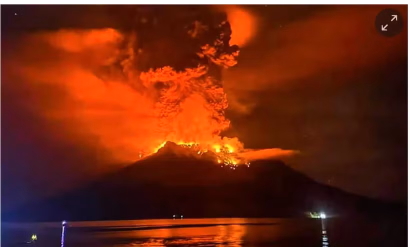 La erupción del Monte Lewotobi Laki-laki (Fuente: theguardian.com)