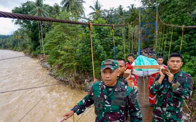 Fuerzas de rescate realizan actividades. (Fuente:AFP)