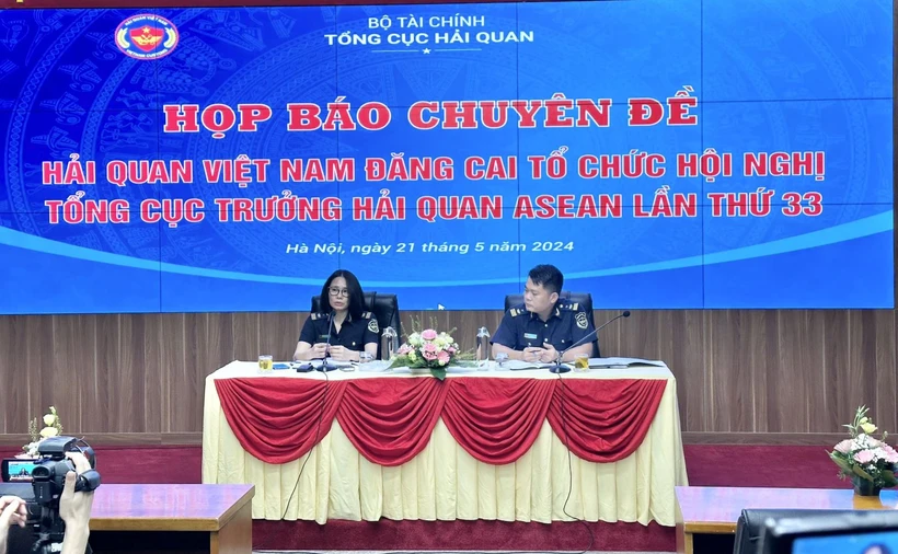 En la conferencia de prensa para anunciar la reunión del sector de la aduana de la ASEAN. (Foto: VNA)