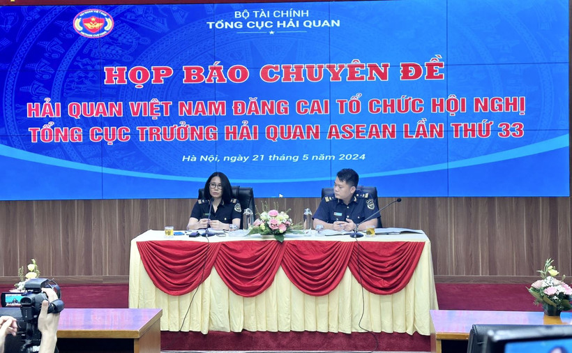 En la conferencia de prensa para anunciar la reunión del sector de la aduana de la ASEAN. (Foto: VNA)