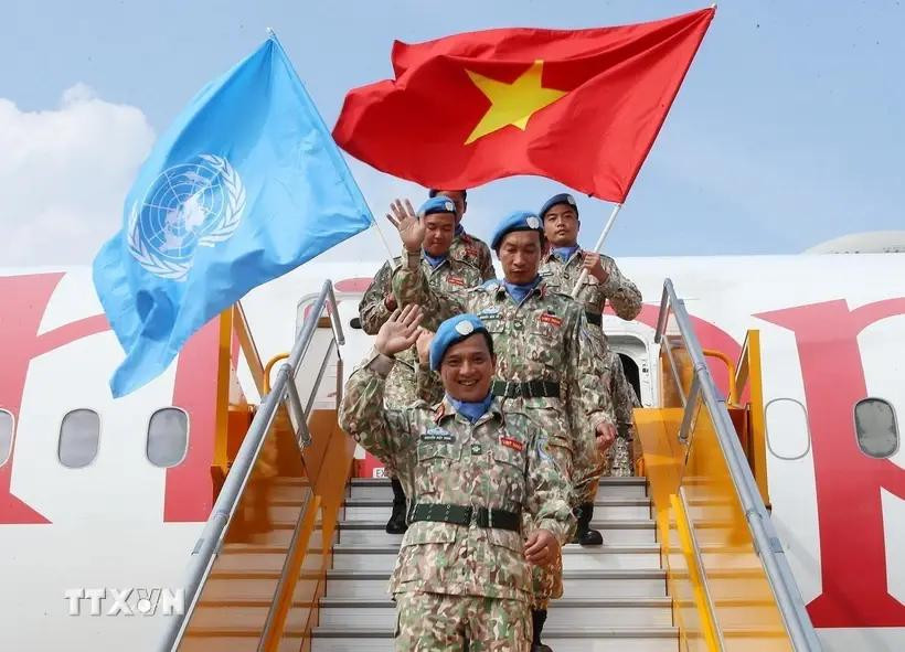 Oficiales del segundo equipo de ingenieros militares de Vietnam. (Fuente: VNA)