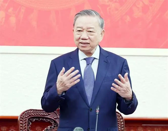 El secretario general del Partido Comunista de Vietnam, To Lam, habla en la reunión. (Foto: VNA)