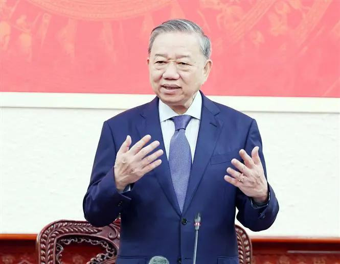 El secretario general del Partido Comunista de Vietnam, To Lam, habla en la reunión. (Foto: VNA)